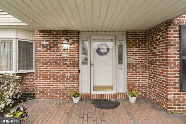 2034 BUCKINGHAM DR, Jamison, PA 18929
