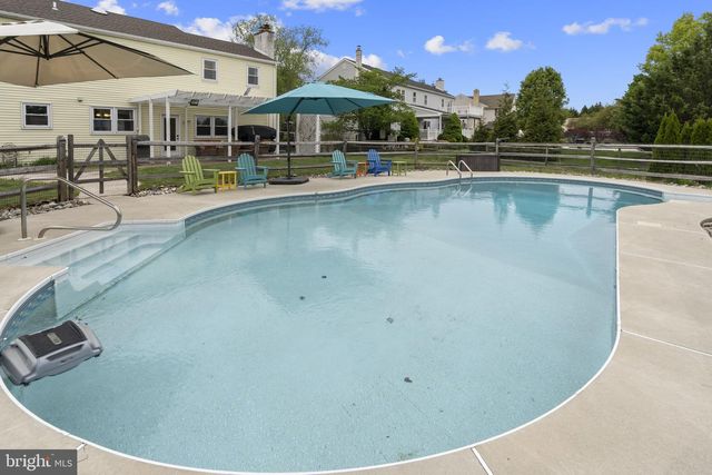 2034 BUCKINGHAM DR, Jamison, PA 18929