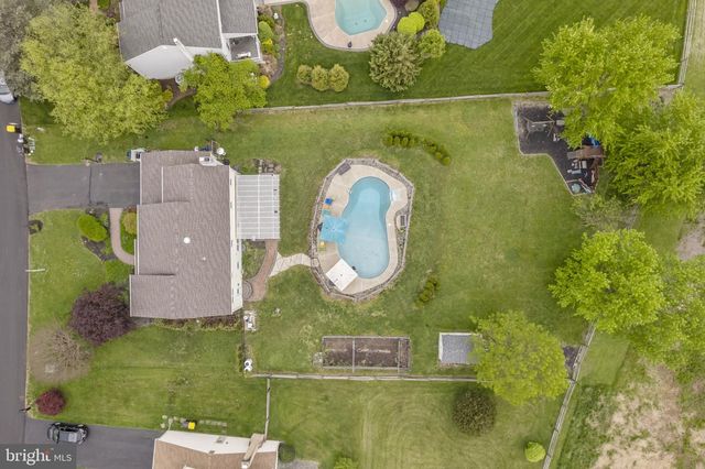 2034 BUCKINGHAM DR, Jamison, PA 18929