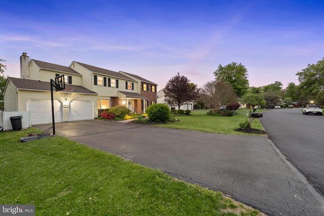 2034 BUCKINGHAM DR, Jamison, PA 18929