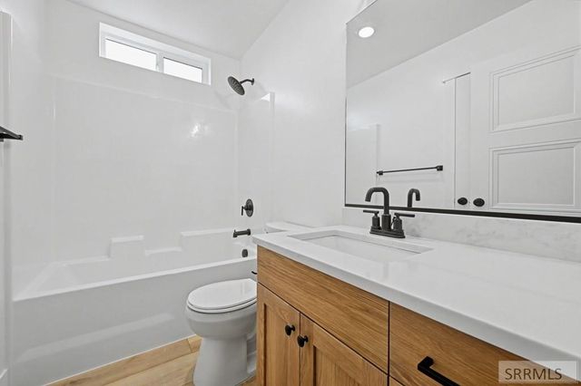 3634 Kingsboro Avenue, Ammon, ID 83406