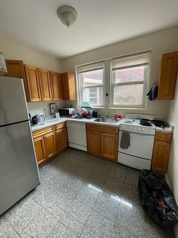213 Chestnut Hill Ave, Boston, MA 02135