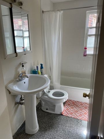 213 Chestnut Hill Ave, Boston, MA 02135