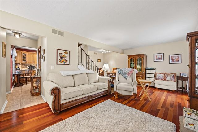 14 Braintree Crescent, Penfield, NY 14526