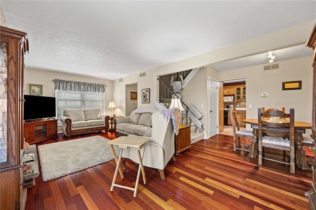 14 Braintree Crescent, Penfield, NY 14526