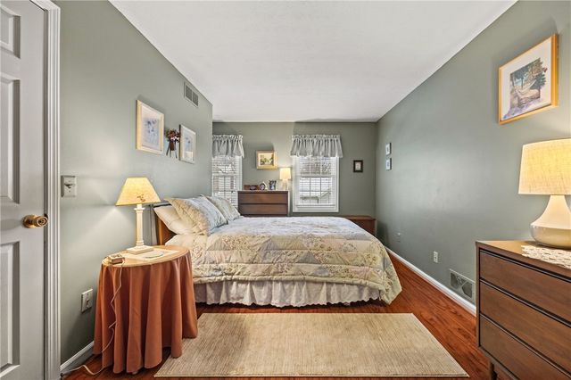 14 Braintree Crescent, Penfield, NY 14526