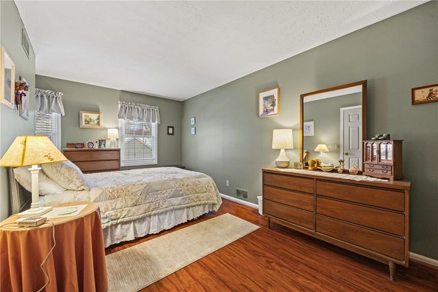 14 Braintree Crescent, Penfield, NY 14526