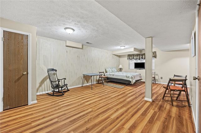 14 Braintree Crescent, Penfield, NY 14526