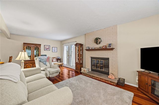 14 Braintree Crescent, Penfield, NY 14526