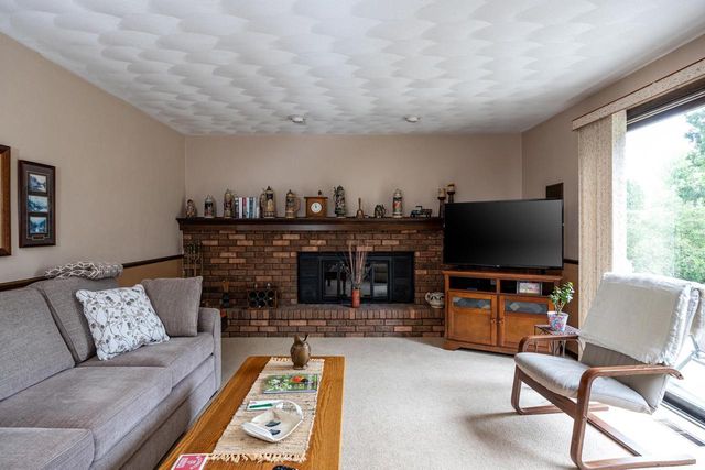 1017 E CAPITOL DRIVE, Appleton, WI 54911