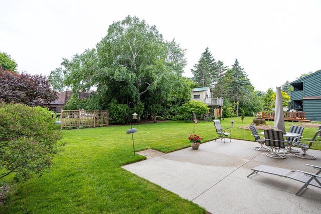 1017 E CAPITOL DRIVE, Appleton, WI 54911