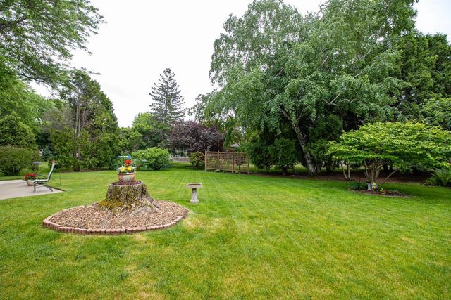 1017 E CAPITOL DRIVE, Appleton, WI 54911