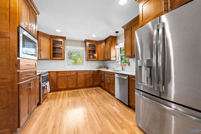 10020 Hampshire Drive SE, Huntsville, AL 35803