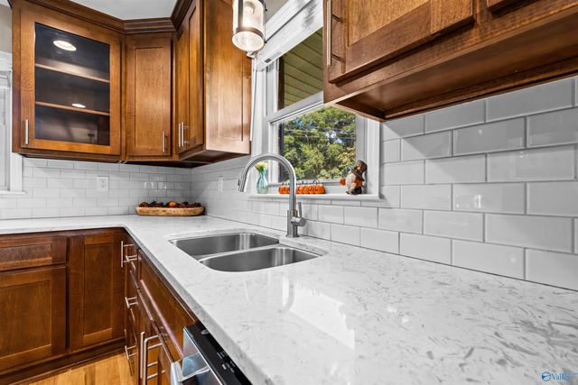 10020 Hampshire Drive SE, Huntsville, AL 35803