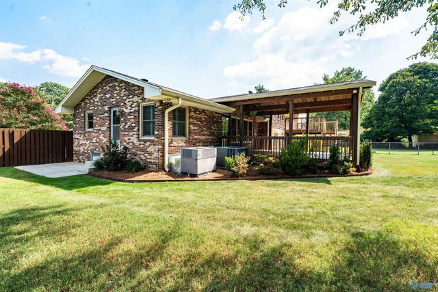 10020 Hampshire Drive SE, Huntsville, AL 35803