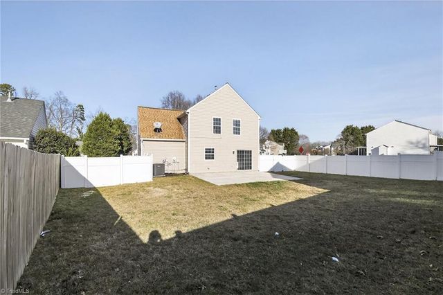 809 Nestleway Drive, Greensboro, NC 27406