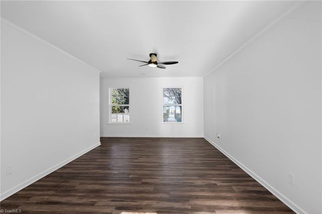 809 Nestleway Drive, Greensboro, NC 27406