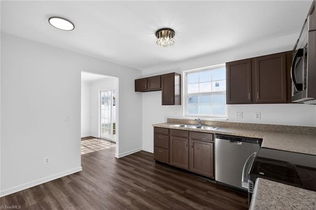 809 Nestleway Drive, Greensboro, NC 27406