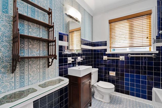 1212 Bentwood RD, Austin, TX 78722