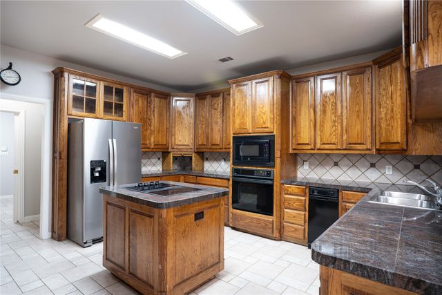 250 Timberleaf Drive, Double Oak, TX 75077