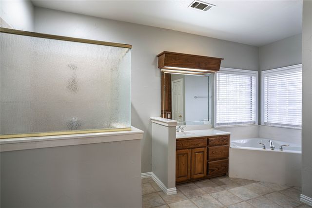 250 Timberleaf Drive, Double Oak, TX 75077