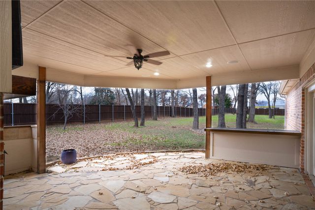 250 Timberleaf Drive, Double Oak, TX 75077