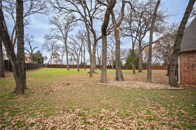 250 Timberleaf Drive, Double Oak, TX 75077