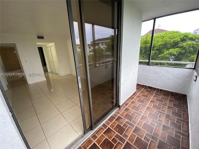8365 SW 152nd Ave C-416, Miami, FL 33193