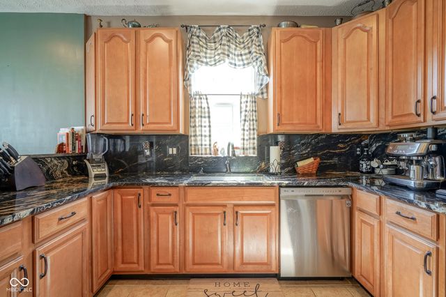 13535 Molique Boulevard, Fishers, IN 46037