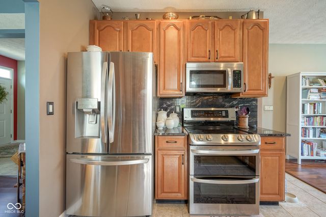 13535 Molique Boulevard, Fishers, IN 46037
