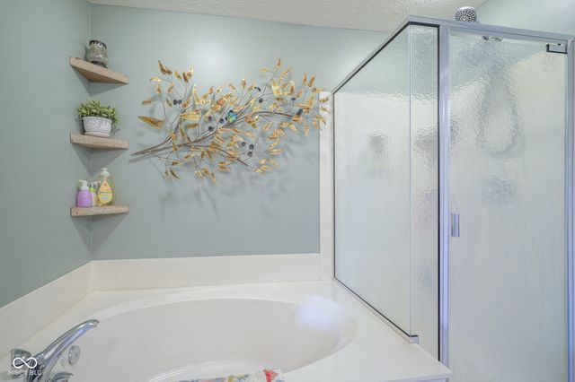13535 Molique Boulevard, Fishers, IN 46037