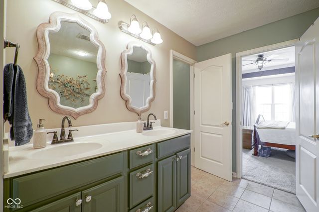 13535 Molique Boulevard, Fishers, IN 46037
