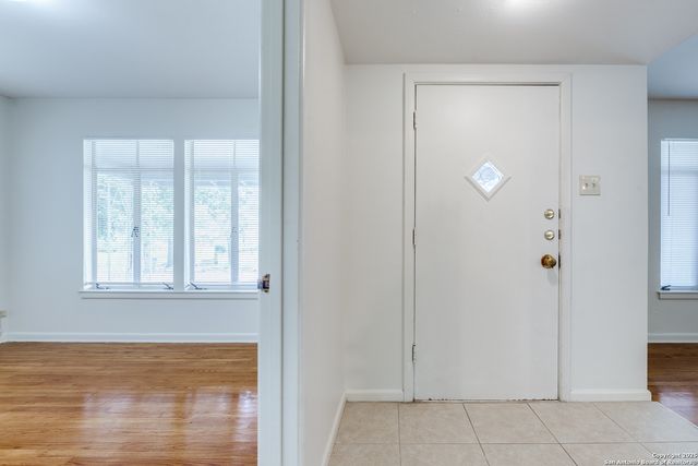 203 Lindell, San Antonio, TX 78212