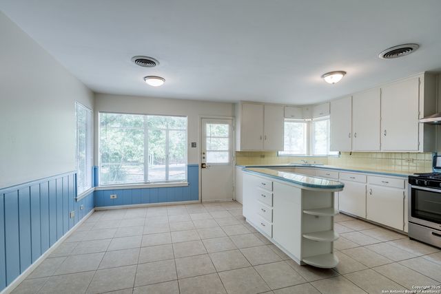 203 Lindell, San Antonio, TX 78212
