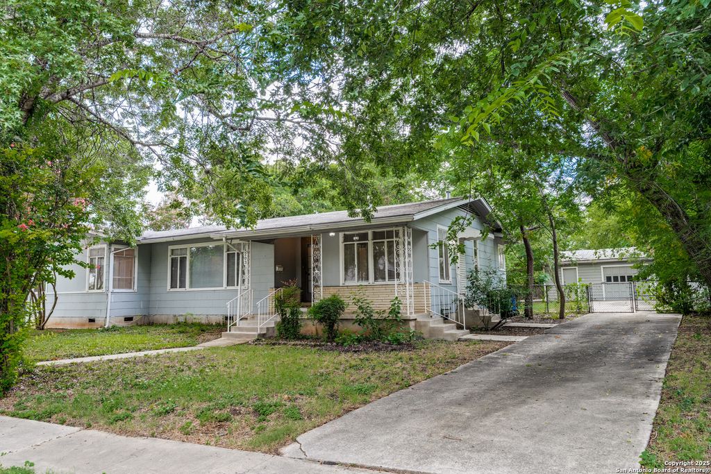203 Lindell, San Antonio, TX 78212