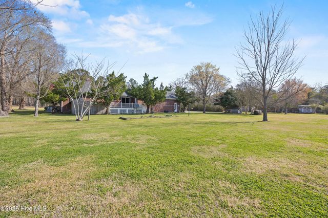 2222 John Henry Store Road, Currie, NC 28435