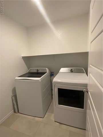 6256 Foxes Dale Street, Las Vegas, NV 89166