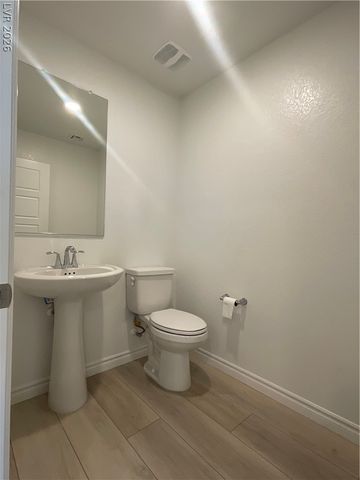 6256 Foxes Dale Street, Las Vegas, NV 89166