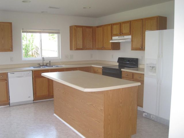 233 Milpass Drive, Holly Springs, NC 27540