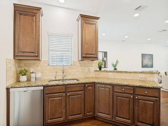 4221 Comanche Drive, Carrollton, TX 75010
