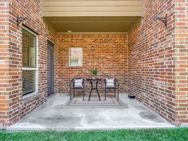 4221 Comanche Drive, Carrollton, TX 75010