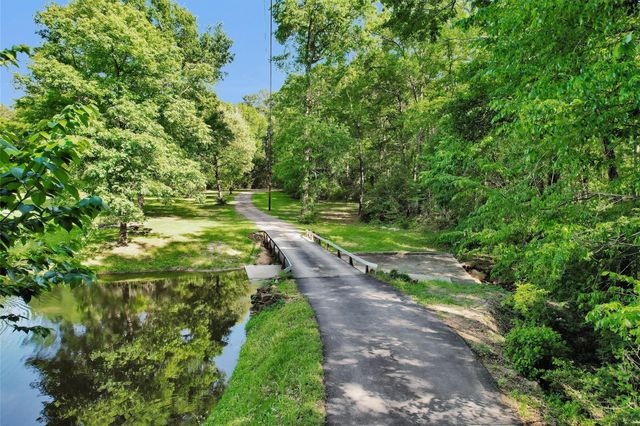 13250 Fm 830 Road, Willis, TX 77318