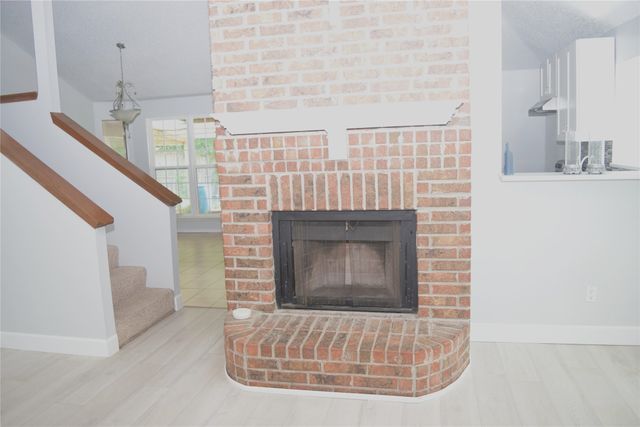 803 Ashmount Lane, Arlington, TX 76017