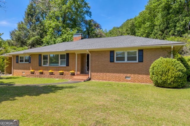 1973 Falls Road, Toccoa, GA 30577