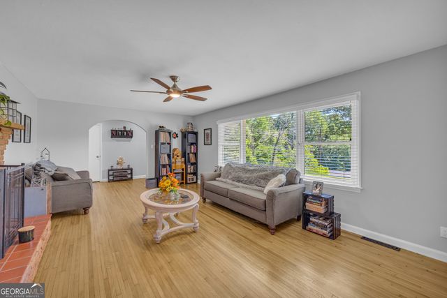 1973 Falls Road, Toccoa, GA 30577