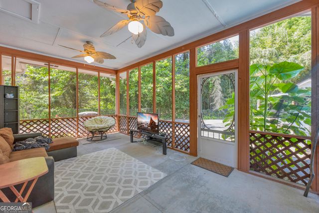 1973 Falls Road, Toccoa, GA 30577