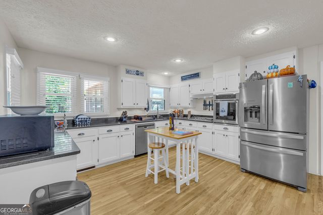 1973 Falls Road, Toccoa, GA 30577