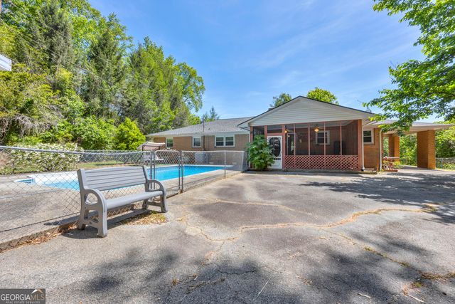 1973 Falls Road, Toccoa, GA 30577