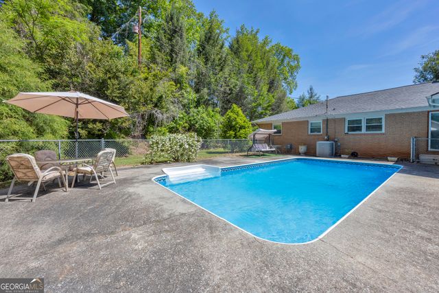 1973 Falls Road, Toccoa, GA 30577