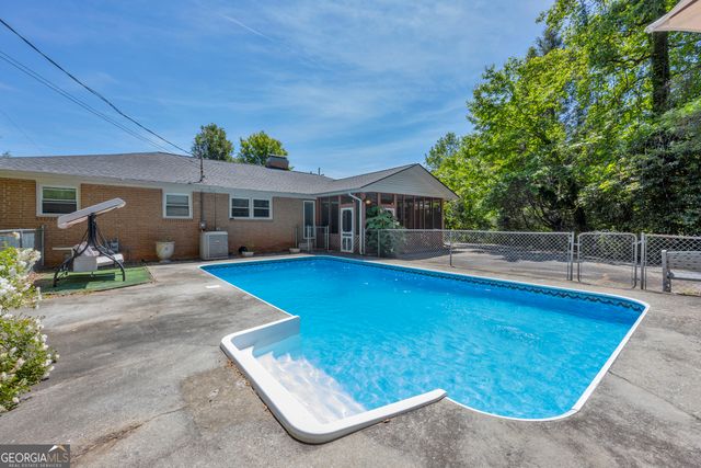 1973 Falls Road, Toccoa, GA 30577